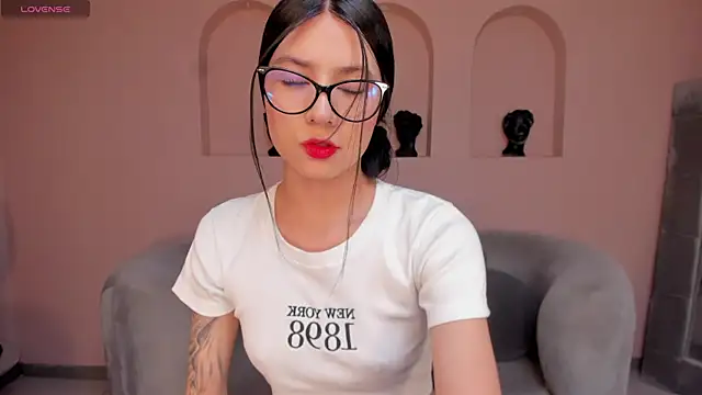 LaurentConnor online show from 12-14-25, 11:31