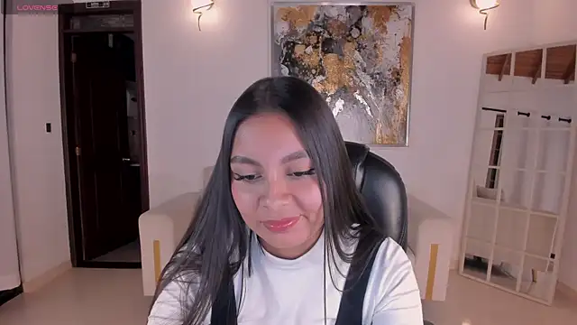 Snapshot of NinaBlum chatting on 09-29-25, 12:05 NinaBlum online show from 09-29-25, 12:05