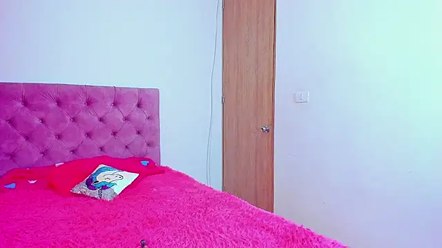 Snapshot of Marahanson chatting on 12-02-25, 07:31 Marahanson online show from 12-02-25, 07:31