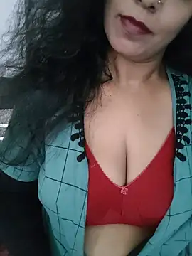 Snapshot of Deepa_Sharma143 chatting on 07-18-26, 01:43 Deepa Sharma143 online show from 07-18-26, 01:43