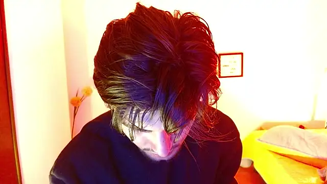 Snapshot of Zyon_benet1 chatting on 10-16-25, 01:23 Zyon benet1 online show from 10-16-25, 01:23