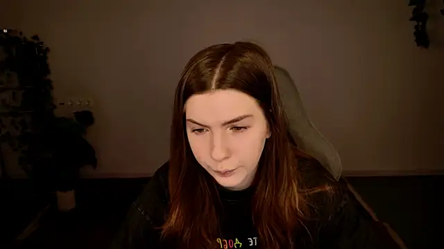 AliceCUNTach online show from 12-20-25, 05:03