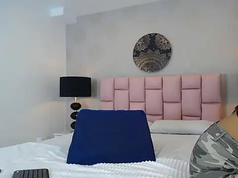 Snapshot of Maia_Reficco chatting on 09-13-25, 12:27 Maia Reficco online show from 09-13-25, 12:27