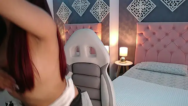 Snapshot of Maia_Reficco chatting on 10-09-25, 11:52 Maia Reficco online show from 10-09-25, 11:52