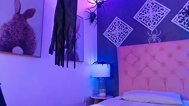 Snapshot of Maia_Reficco chatting on 10-20-25, 12:16 Maia Reficco online show from 10-20-25, 12:16