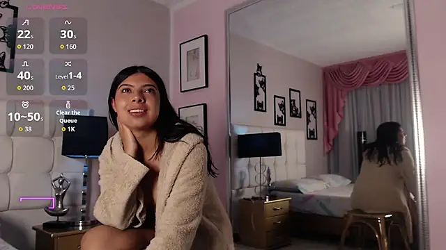 Snapshot of Maia_Reficco chatting on 11-12-25, 12:16 Maia Reficco online show from 11-12-25, 12:16