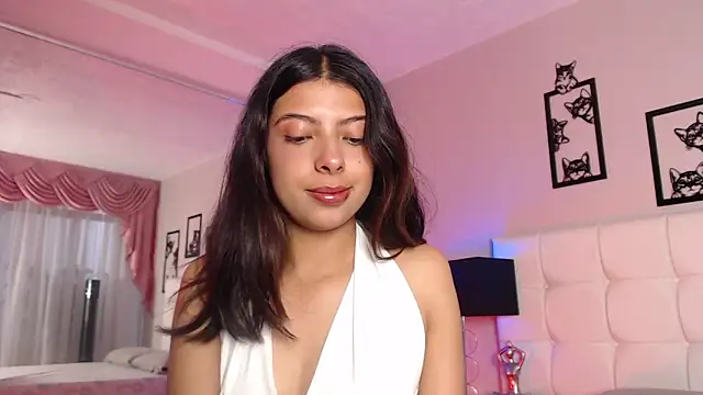 Snapshot of Maia_Reficco chatting on 11-13-25, 01:10 Maia Reficco online show from 11-13-25, 01:10