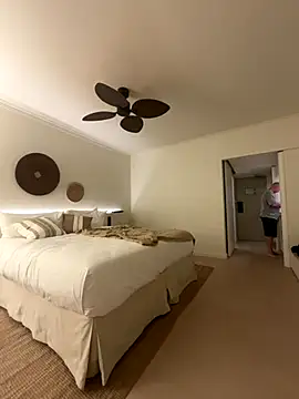 aussiepeaches online show from 12-23-25, 10:02