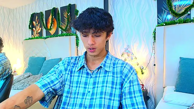 Snapshot of Lean_Portman chatting on 12-13-25, 08:58 Lean Portman online show from 12-13-25, 08:58