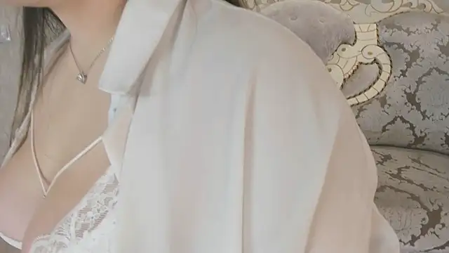 Snapshot of loveame chatting on 11-10-25, 04:17 loveame online show from 11-10-25, 04:17