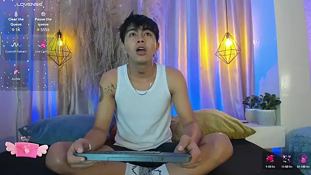 Snapshot of arion_sherwind chatting on 09-19-25, 08:09 arion sherwind online show from 09-19-25, 08:09