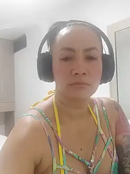 Snapshot of Anilina1212 chatting on 10-28-25, 04:27 Anilina1212 online show from 10-28-25, 04:27