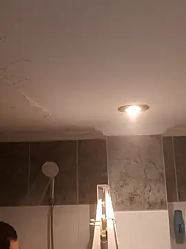 Snapshot of Hitman6911 chatting on 10-06-25, 01:19 Hitman6911 online show from 10-06-25, 01:19