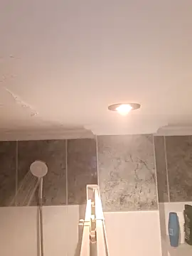 Snapshot of Hitman6911 chatting on 10-12-25, 03:22 Hitman6911 online show from 10-12-25, 03:22