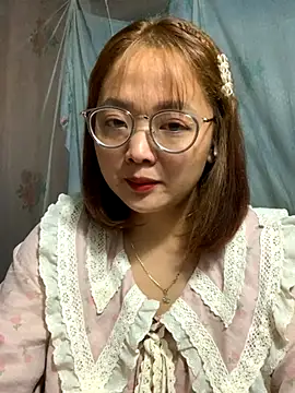 Snapshot of July-y chatting on 10-02-25, 03:41 July-y online show from 10-02-25, 03:41