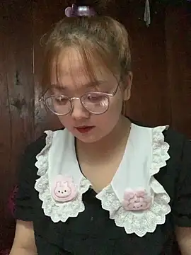 Snapshot of July-y chatting on 10-19-25, 10:16 July-y online show from 10-19-25, 10:16