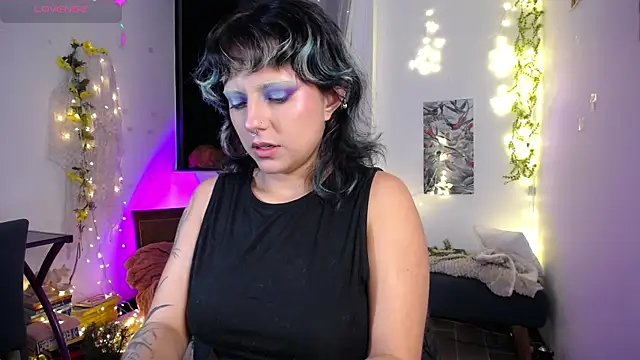 Snapshot of AlmaNanax chatting on 05-06-26, 08:08 AlmaNanax online show from 05-06-26, 08:08