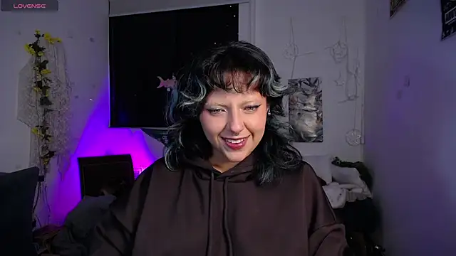 Snapshot of AlmaNanax chatting on 05-10-26, 07:35 AlmaNanax online show from 05-10-26, 07:35