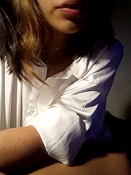 Snapshot of malvinaAAA chatting on 10-22-25, 03:51 malvinaAAA online show from 10-22-25, 03:51