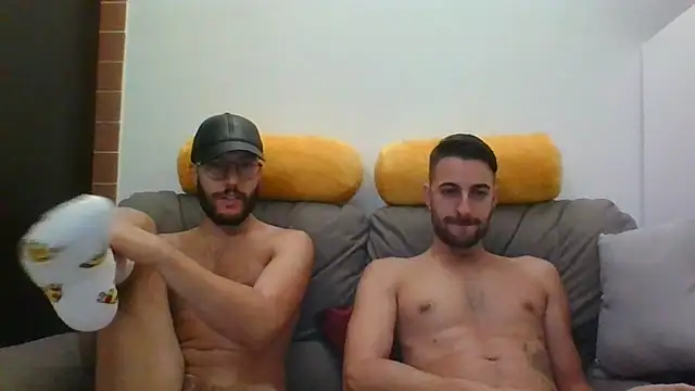 Amicisegreti online show from 10-18-25, 04:59