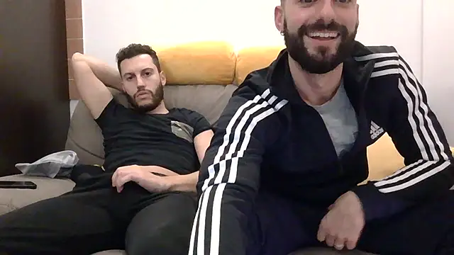 Amicisegreti online show from 11-28-25, 09:50