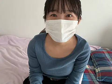 Snapshot of hikiwarinatto_xoxo chatting on 10-19-25, 01:06 hikiwarinatto xoxo online show from 10-19-25, 01:06