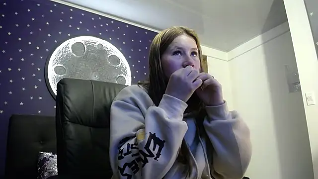 Olivia11  online show from 09-15-25, 12:16