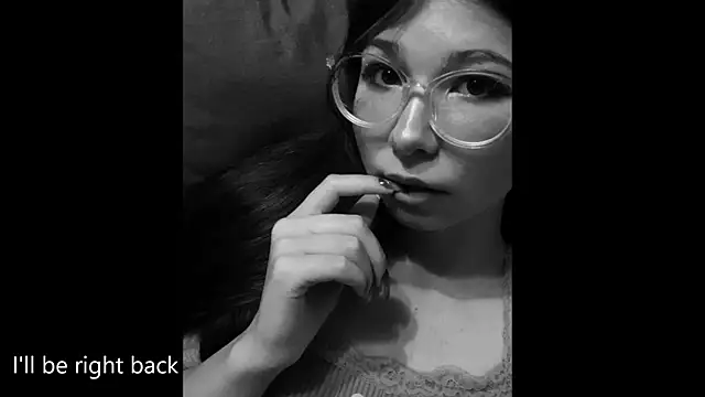 MiaamaLoveLyslt online show from 09-19-25, 04:51