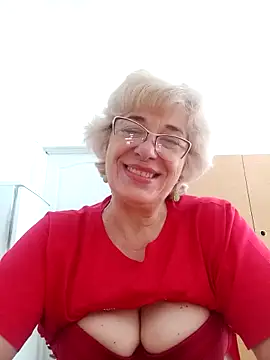 Snapshot of 52MiaLove02 chatting on 06-19-26, 04:50 52MiaLove02 online show from 06-19-26, 04:50