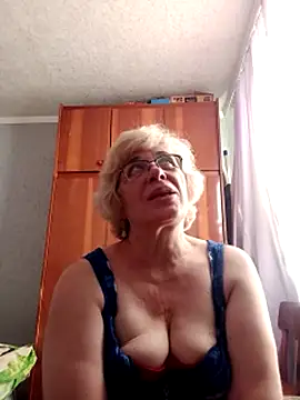 Snapshot of 52MiaLove02 chatting on 06-24-26, 04:50 52MiaLove02 online show from 06-24-26, 04:50