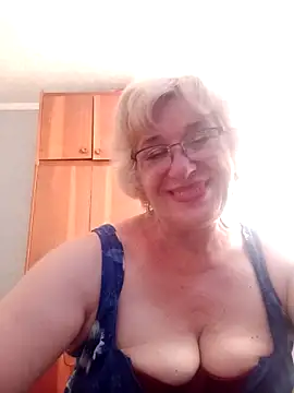 Snapshot of 52MiaLove02 chatting on 06-30-26, 04:52 52MiaLove02 online show from 06-30-26, 04:52