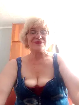 Snapshot of 52MiaLove02 chatting on 07-10-26, 03:14 52MiaLove02 online show from 07-10-26, 03:14