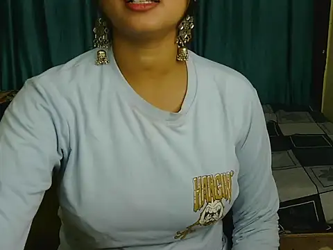 priya-kumari22 online show from 10-08-25, 04:21