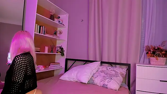 ErinBissonnette online show from 03-28-26, 07:02