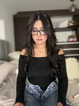 Snapshot of abbyhdk chatting on 09-12-25, 04:34 abbyhdk online show from 09-12-25, 04:34