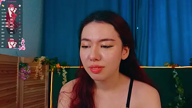 Snapshot of JenniferGlover chatting on 11-14-25, 08:24 JenniferGlover online show from 11-14-25, 08:24