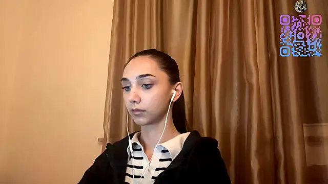 LinaMour online show from 10-15-25, 10:10