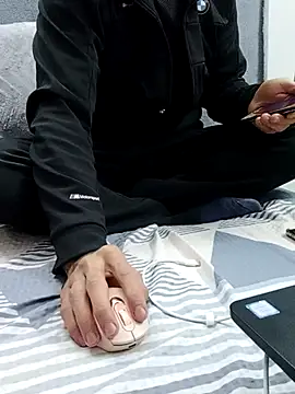 Snapshot of yazinyazin1 chatting on 12-13-25, 09:09 yazinyazin1 online show from 12-13-25, 09:09