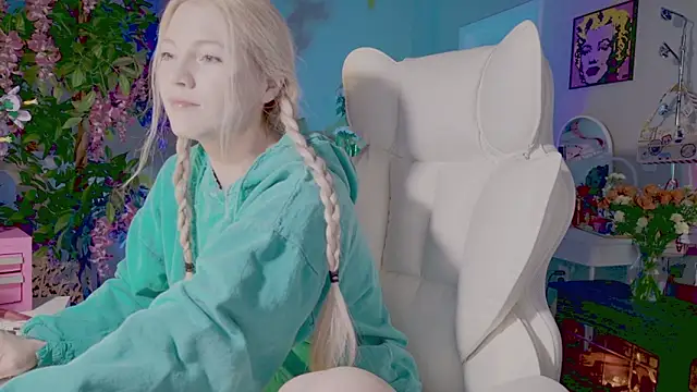 Talulaa online show from 04-17-26, 09:07