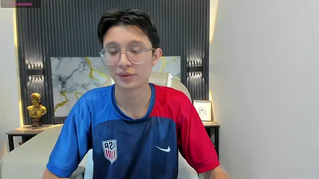 SantiagoRusso18 online show from 10-19-25, 01:01