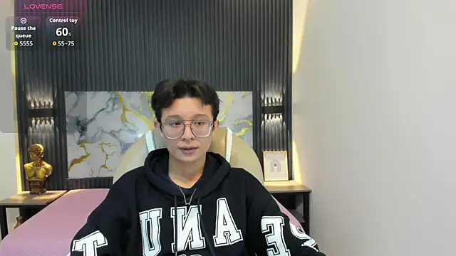 SantiagoRusso18 online show from 11-09-25, 12:36