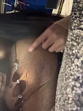 Snapshot of Idonotcherishu chatting on 02-18-26, 02:40 Idonotcherishu online show from 02-18-26, 02:40