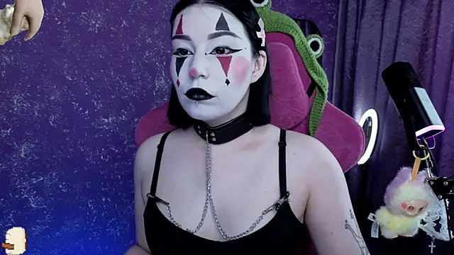 Snapshot of MargarettRose chatting on 07-15-26, 04:29 MargarettRose online show from 07-15-26, 04:29