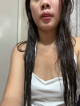 Snapshot of Ressythersty chatting on 04-17-26, 02:31 Ressythersty online show from 04-17-26, 02:31