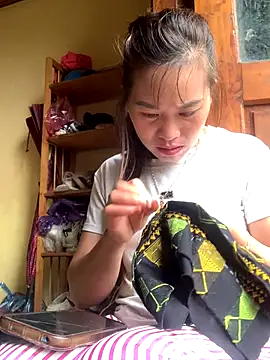 Snapshot of tuyetnhi-00 chatting on 10-14-25, 02:01 tuyetnhi-00 online show from 10-14-25, 02:01