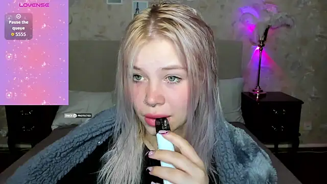 Diana Dream online show from 11-22-25, 09:03