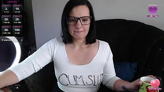 Olivia Darling online show from 10-17-25, 09:12