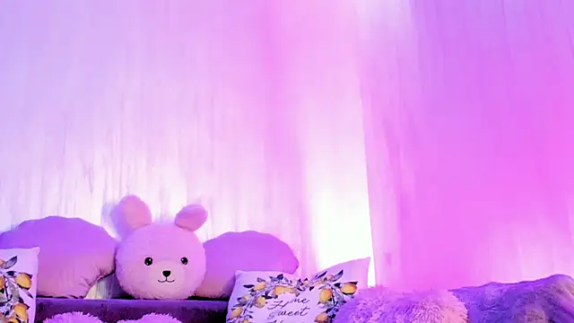 Snapshot of RileyNox chatting on 10-07-25, 07:33 RileyNox online show from 10-07-25, 07:33