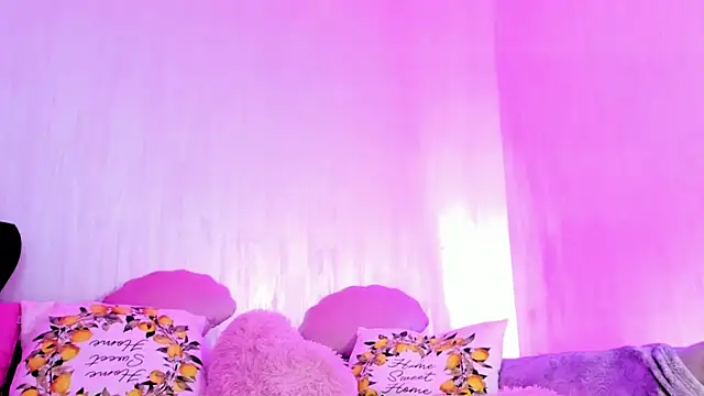 Snapshot of RileyNox chatting on 10-08-25, 07:33 RileyNox online show from 10-08-25, 07:33