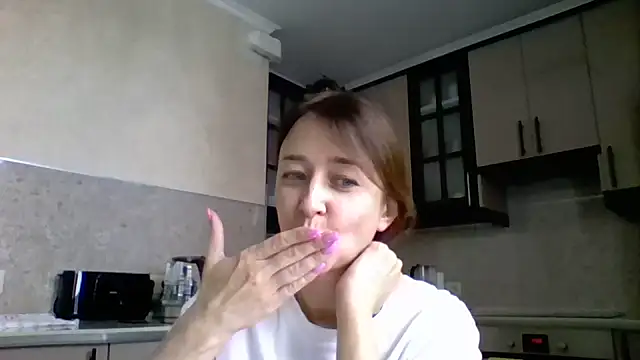 Avenique online show from 10-14-25, 11:33